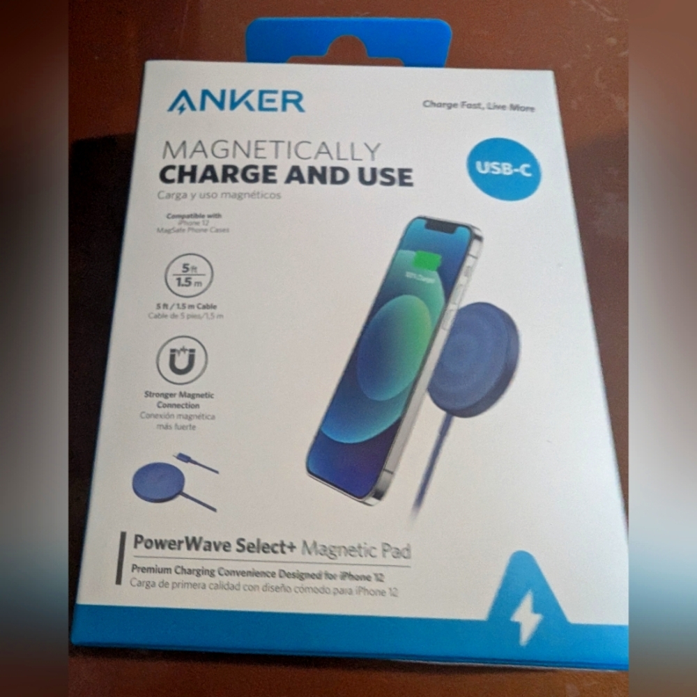 Anker Magnetically Charge and Usb